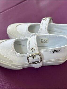 Vans Kids White Mary Jane Canvas Sneakers with Buckle